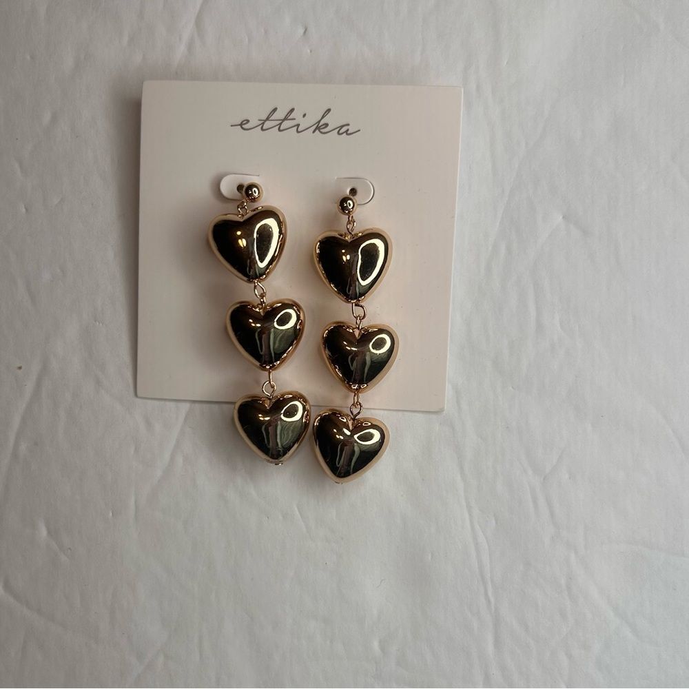NWT Ettika Triple Round Hearts Dangle Earrings Gold 18K Gold